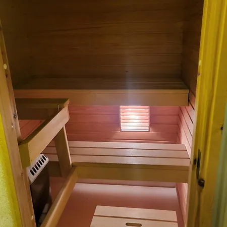 아파트 Studio With Balcony And Sauna, Best Location Narpio